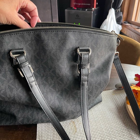 Large MK handbag- good condition - Picture 5 of 6